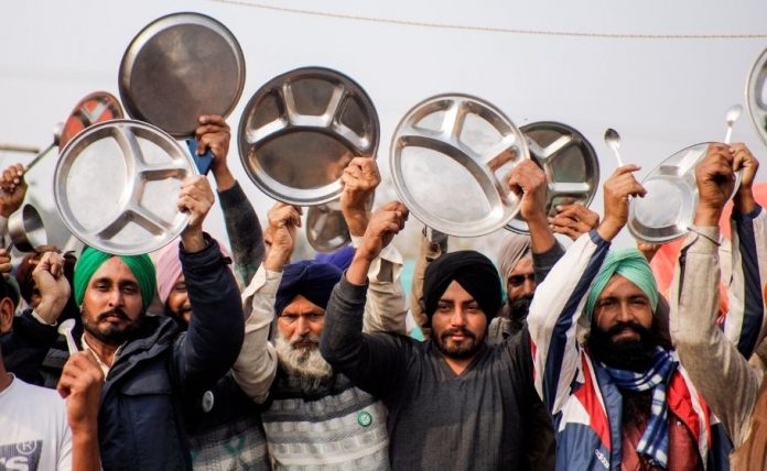 farmers beating thaalis during mann ki baat
