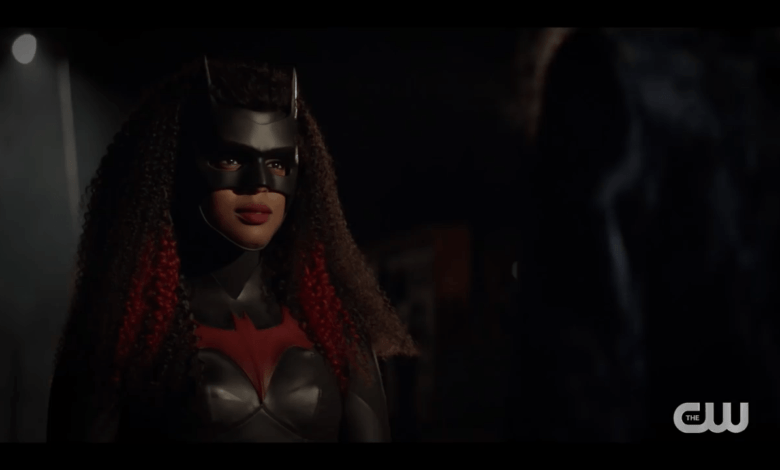 Still from Batwoman Season 3 Episode 1