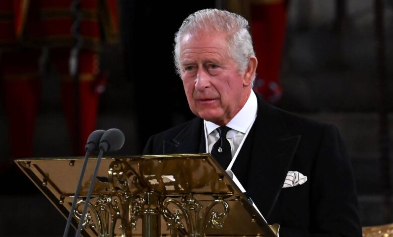 Shortly after the Queen's death: Royal Biographer: 'My daughter saw Charles' red eyes'