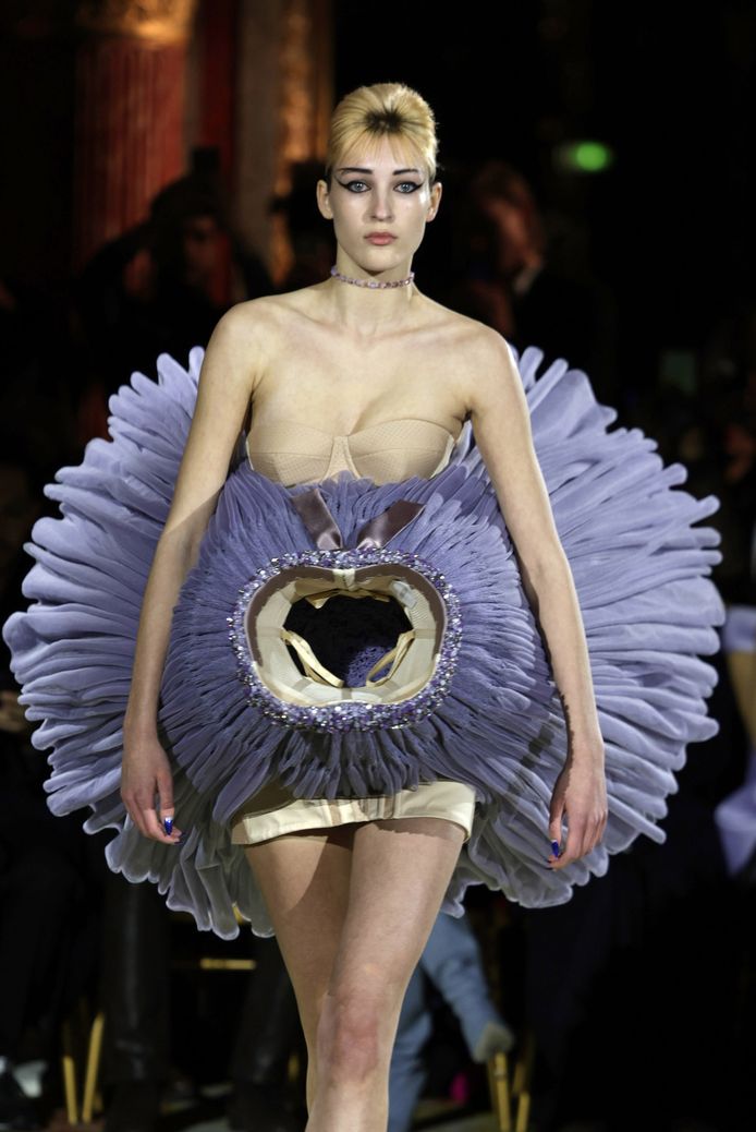 The Viktor & Rolf model wore her dress horizontally.