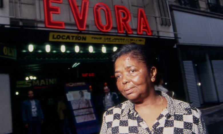 Review Cesária Évora - Review on FilmTotaal