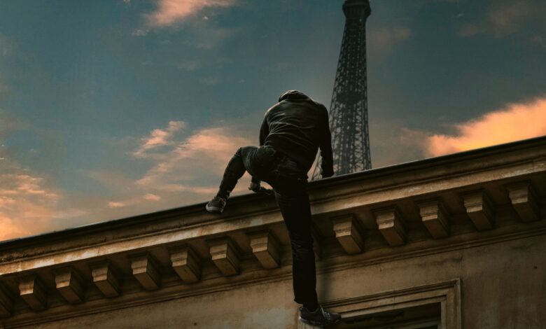 Review of Vjeran Tomic: Spider-Man of Paris [Netflix]